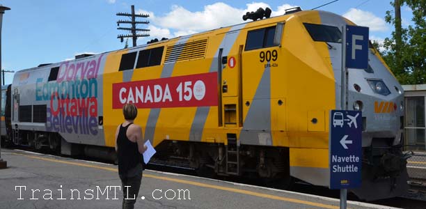 Locomotive VIA909 right side, celebration 150 colors / coté droit, couleurs celebration 150 ieme